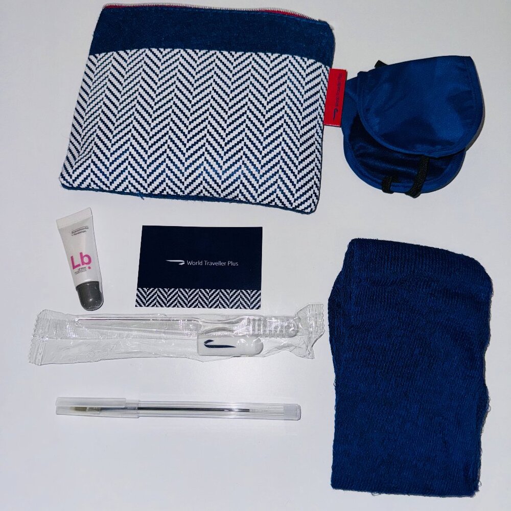 British Airways World Traveler Plus Business Class Wash/Amenity Kit with Pouch